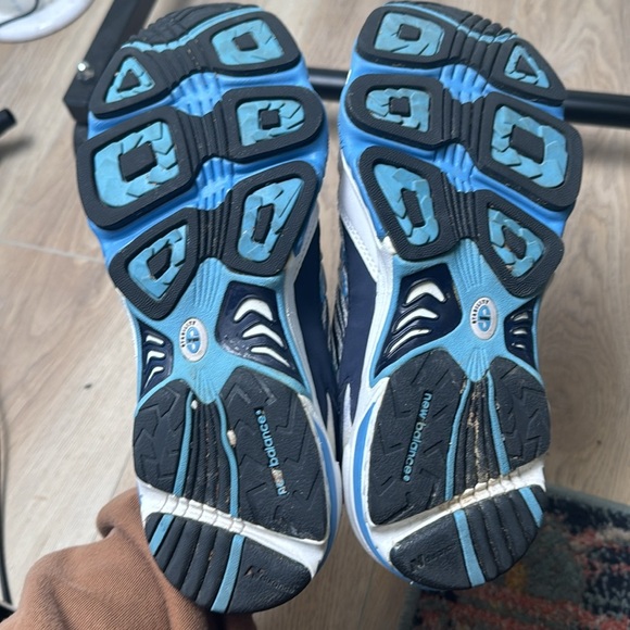 Women's New Balance 1023 White and Blue Sneakers Size 9B - Picture 5 of 8